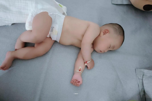泗洪几个月宝宝会抬头